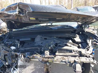 2015 Infiniti QX60 with VIN 5N1AL0MM5FC500781, listed as a IAAI auction lot 41850668 with 104,811 mi miles. Bid and sale history available at carsss.com. Image 10.