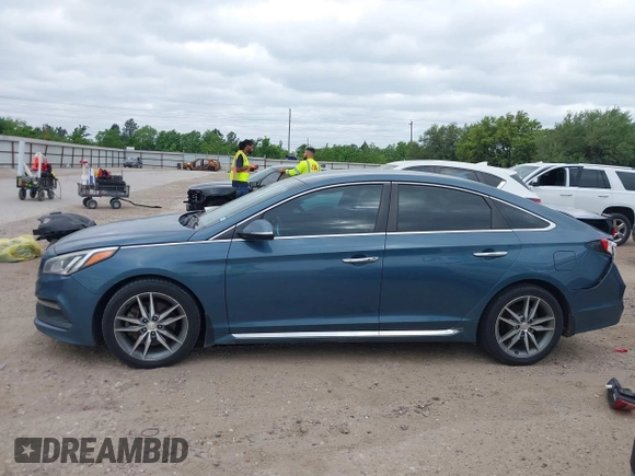 2015 Hyundai Sonata Sport with VIN 5NPE34AB5FH163825, listed as a IAAI auction lot 42013743 with Not Provided miles and . Bid and sale history available at carsss.com. Image 15.