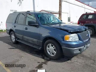 2004 Ford Expedition Special Service with VIN 1FMFU16L24LA56074, listed as a IAAI auction lot 41803262 with 86,169 mi miles. Bid and sale history available at carsss.com. Image 1.