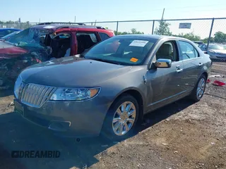 2012 Lincoln MKZ z VIN 3LNHL2GC1CR824871, wystawiony jako IAAI lot #42622399 z przebiegiem 155 315 mil mil oraz . Historia ofert i sprzedaży dostępna na DreamBid. Obrazek 2.