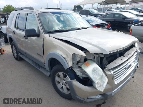 2006 Ford Explorer XLT with VIN 1FMEU73896ZA03371, listed as a IAAI auction lot 42100572 with 174,804 mi miles. Bid and sale history available at carsss.com. Image 1.