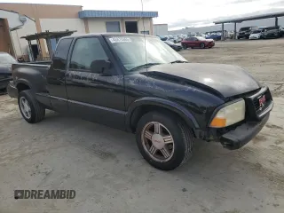 2000 GMC Sonoma SLS w/1SR Pkg with VIN 1GTCS1952Y8305153, listed as a Copart auction lot 46870865 with 177,755 mi miles and Salvage Title. Bid and sale history available at carsss.com. Image 4.