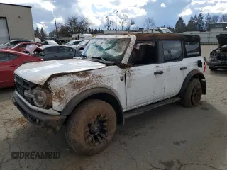 2023 Ford Bronco with VIN 1FMEE5BP0PLB59328, listed as a Copart auction lot 47301845 with 24,699 mi miles and Salvage Title. Bid and sale history available at carsss.com. Image 1.
