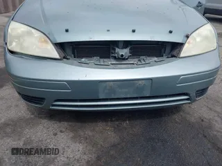 2005 Ford Focus S with VIN 1FAFP34N15W115018, listed as a IAAI auction lot 42078355 with 177,506 mi miles. Bid and sale history available at carsss.com. Image 6.
