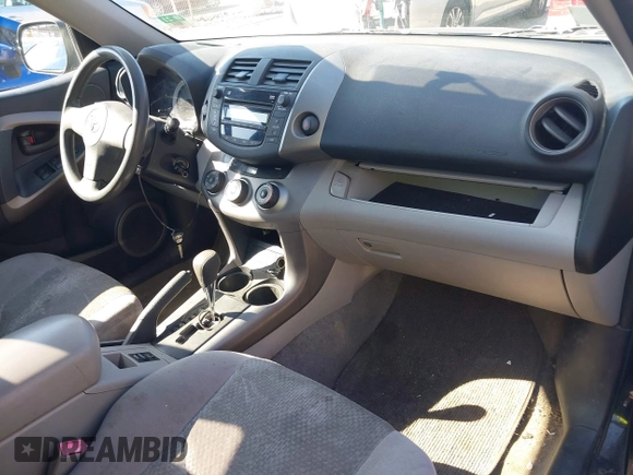 2008 Toyota RAV4 with VIN JTMBD33V385197220, listed as a IAAI auction lot 41997924 with 197,630 mi miles. Bid and sale history available at carsss.com. Image 5.