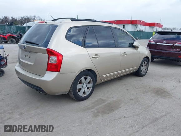 2007 Kia Rondo LX Base with VIN KNAFG525X77050706, listed as a IAAI auction lot 41639889 with 139,095 mi miles. Bid and sale history available at carsss.com. Image 4.