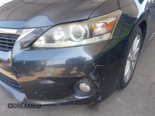 2011 Lexus CT 200h z VIN JTHKD5BH0B2030103, wystawiony jako IAAI lot #42782926 z przebiegiem 215 532 mil mil oraz . Historia ofert i sprzedaży dostępna na DreamBid. Obrazek 6.