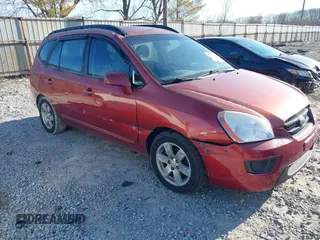 2008 Kia Rondo LX with VIN KNAFG526387206904, listed as a IAAI auction lot 41692664 with 141,174 mi miles. Bid and sale history available at carsss.com. Image 1.
