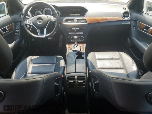2013 Mercedes-Benz C 300 Sport z VIN WDDGF8AB2DR248141, wystawiony jako Copart lot #57864995 z przebiegiem 80 975 mil mil oraz Szkoda całkowita • Salvage title. Historia ofert i sprzedaży dostępna na DreamBid. Obrazek 8.