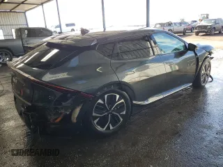 2024 Kia EV6 Wind z VIN KNDC3DLC2R5198937, wystawiony jako Copart lot #46272935 z przebiegiem 45 442 mil mil oraz Szkoda całkowita • Salvage title. Historia ofert i sprzedaży dostępna na DreamBid. Obrazek 3.