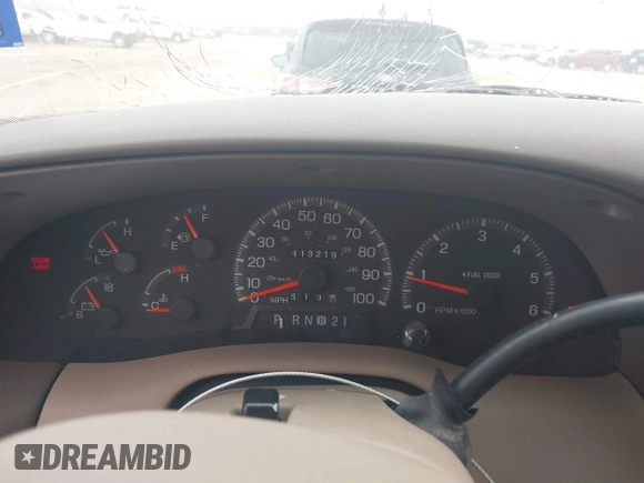 1998 Ford Expedition XLT with VIN 1FMRU17L0WLC05452, listed as a IAAI auction lot 41515077 with 113,219 mi miles. Bid and sale history available at carsss.com. Image 7.