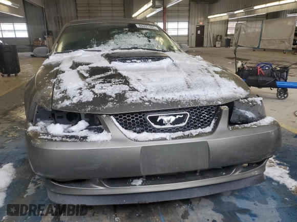 2001 Ford Mustang GT Deluxe with VIN 1FAFP45X81F193358, listed as a Copart auction lot 46297485 with 130,538 mi miles and Salvage Title. Bid and sale history available at carsss.com. Image 5.