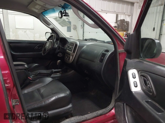 2006 Ford Escape Limited z VIN 1FMCU94186KB89062, wystawiony jako IAAI lot #42153068 z przebiegiem 203 221 mil mil oraz . Historia ofert i sprzedaży dostępna na DreamBid. Obrazek 5.