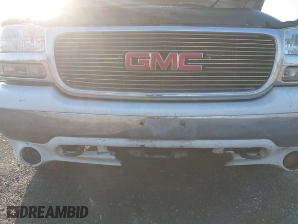 2002 GMC Yukon XL SLT with VIN 3GKFK16Z32G215746, listed as a IAAI auction lot 42097959 with 233,023 mi miles. Bid and sale history available at carsss.com. Image 6.