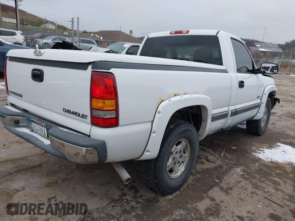 1999 Chevrolet Silverado 1500 LS with VIN 1GCEK14T2XZ125789, listed as a IAAI auction lot 40958507 with 178,496 mi miles. Bid and sale history available at carsss.com. Image 4.