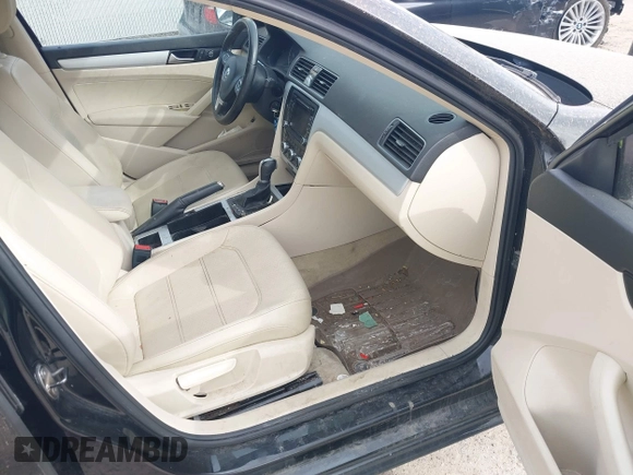 2012 Volkswagen Passat SE с VIN 1VWBH7A32CC075642, выставлен на аукционе IAAI как лот 41800570 с пробегом 187 180 миль миль и . История ставок и продаж доступна на DreamBid. Изображение 5.