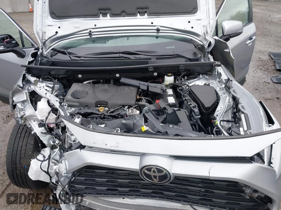 2025 Toyota RAV4 XLE Premium z VIN 2T3A1RFV6SC503413, wystawiony jako IAAI lot #41946001 z przebiegiem 831 mil mil oraz . Historia ofert i sprzedaży dostępna na DreamBid. Obrazek 10.