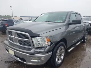 2012 Ram 1500 Outdoorsman z VIN 1C6RD7LT2CS215129, wystawiony jako IAAI lot #42278106 z przebiegiem 106 825 mil mil oraz . Historia ofert i sprzedaży dostępna na DreamBid. Obrazek 6.