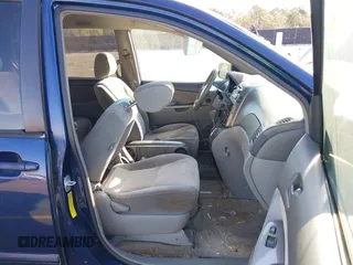 2007 Toyota Sienna CE with VIN 5TDZK23C47S095575, listed as a IAAI auction lot 41900352 with 262,596 mi miles. Bid and sale history available at carsss.com. Image 5.