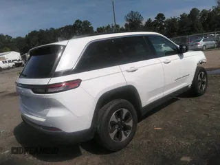 2024 Jeep Grand Cherokee z VIN 1C4RJYB60R8520976, wystawiony jako IAAI lot #42828740 z przebiegiem 33 845 mil mil oraz . Historia ofert i sprzedaży dostępna na DreamBid. Obrazek 4.