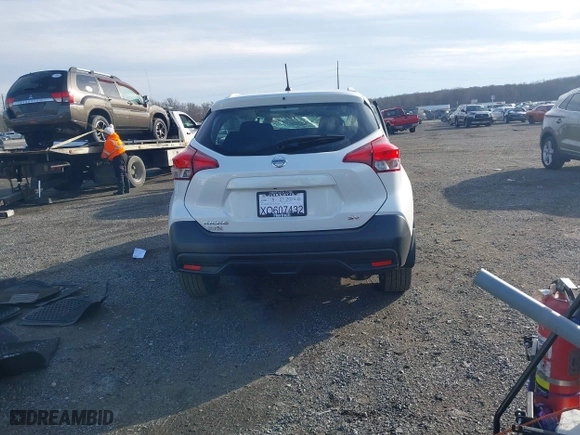 2018 Nissan Kicks SR with VIN 3N1CP5CU9JL531323, listed as a IAAI auction lot 41619636 with 105,146 mi miles. Bid and sale history available at carsss.com. Image 16.