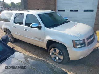 2008 Chevrolet Suburban LTZ z VIN 1GNFK163X8R196314, wystawiony jako IAAI lot #42127143 z przebiegiem 119 598 mil mil oraz . Historia ofert i sprzedaży dostępna na DreamBid. Obrazek 1.