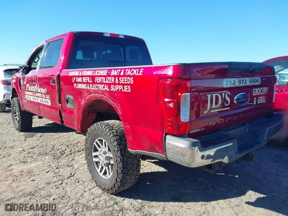 2017 Ford Super Duty F-250 SRW Lariat with VIN 1FT7W2BT4HEE41418, listed as a IAAI auction lot 40596814 with 110,684 mi miles. Bid and sale history available at carsss.com. Image 3.