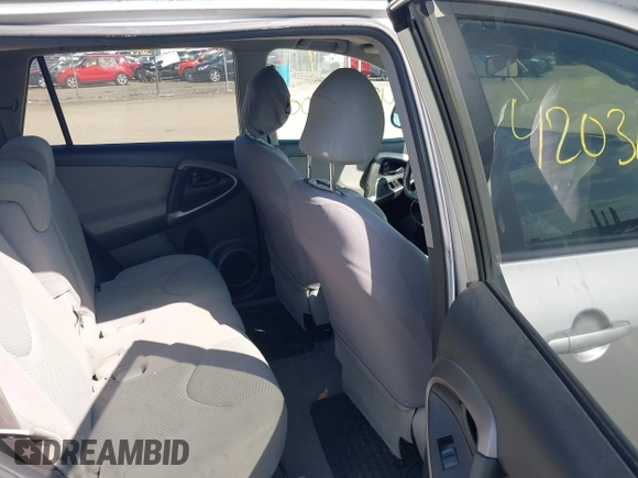 2007 Toyota RAV4 Limited with VIN JTMBD31V575101170, listed as a IAAI auction lot 42031400 with 180,415 mi miles. Bid and sale history available at carsss.com. Image 8.