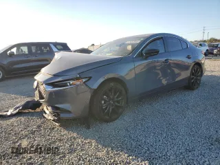 2022 Mazda 3 Carbon Edition z VIN 3MZBPACL0NM317794, wystawiony jako Copart lot #47032905 z przebiegiem 43 550 mil mil oraz Szkoda całkowita • Salvage title. Historia ofert i sprzedaży dostępna na DreamBid. Obrazek 1.