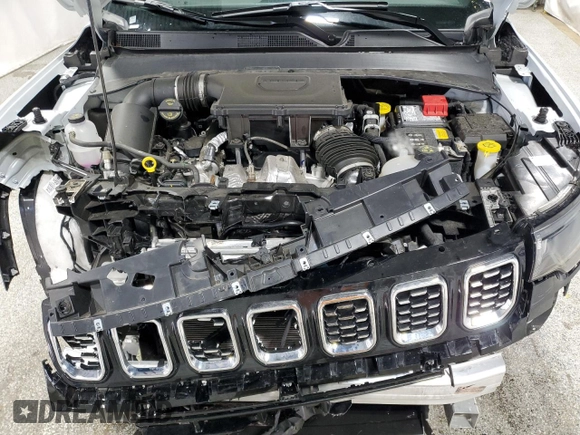 2025 Jeep Compass Limited with VIN 3C4NJDCN0ST565517, listed as a Copart auction lot 61679475 with 6,153 mi miles and Clean title. Bid and sale history available at DreamBid. Image 12.