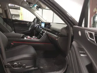 2025 Genesis GV80 Standard with VIN KMUHFESB2SU258557, listed as a IAAI auction lot 42116138 with 1,474 mi miles and . Bid and sale history available at DreamBid. Image 5.