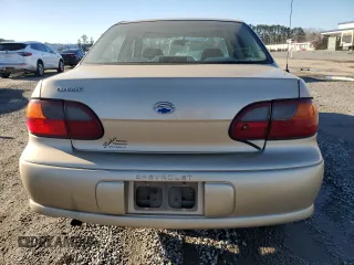 2004 Chevrolet Classic with VIN 1G1ND52F34M611883, listed as a Copart auction lot 43042645 with 252,956 mi miles and Salvage Title. Bid and sale history available at carsss.com. Image 6.