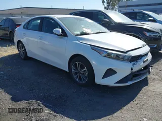 2022 Kia Forte LXS with VIN 3KPF24AD1NE474373, listed as a IAAI auction lot 41138637 with 40,651 mi miles and . Bid and sale history available at DreamBid. Image 1.