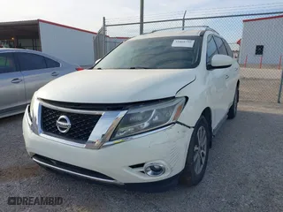 2014 Nissan Pathfinder S with VIN 5N1AR2MM7EC689345, listed as a IAAI auction lot 41868799 with 101,068 mi miles. Bid and sale history available at carsss.com. Image 6.