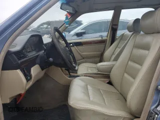 1992 Mercedes-Benz 300 E with VIN WDBEA30DXNB638841, listed as a Copart auction lot 87110814 with 87,201 mi miles and Clean Title. Bid and sale history available at carsss.com. Image 7.