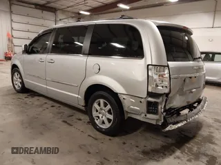 2011 Chrysler Town & Country Touring z VIN 2A4RR5DGXBR723116, wystawiony jako IAAI lot #42156888 z przebiegiem 177 591 mil mil oraz . Historia ofert i sprzedaży dostępna na DreamBid. Obrazek 3.