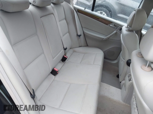 2007 Mercedes-Benz C 230 Sport z VIN WDBRF52H07A921305, wystawiony jako IAAI lot #41957653 z przebiegiem 114 523 mil mil oraz . Historia ofert i sprzedaży dostępna na DreamBid. Obrazek 8.
