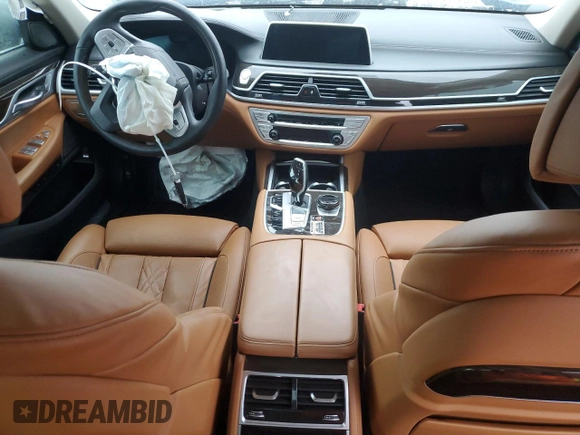 2021 BMW 7 Series 740i z VIN WBA7T2C01MCE56512, wystawiony jako Copart lot #42575055 z przebiegiem 32 143 mil mil oraz Szkoda całkowita • Salvage title. Historia ofert i sprzedaży dostępna na DreamBid. Obrazek 8.