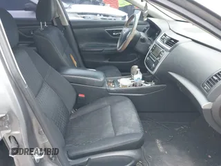 2017 Nissan Altima SV with VIN 1N4AL3AP6HC190962, listed as a IAAI auction lot 41506605 with 137,721 mi miles and . Bid and sale history available at carsss.com. Image 5.