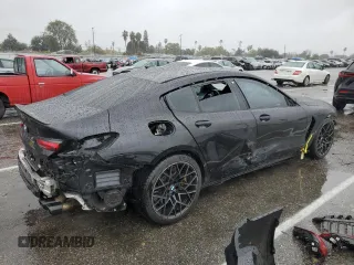 2020 BMW M8 Competition z VIN WBSGV0C03LCE18921, wystawiony jako Copart lot #43640263 z przebiegiem 10 564 mil mil oraz . Historia ofert i sprzedaży dostępna na DreamBid. Obrazek 3.