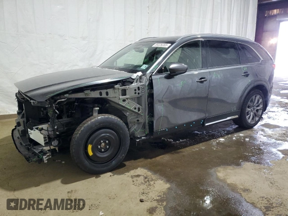 2024 Mazda CX-90 Premium Plus z VIN JM3KKEHD6R1147686, wystawiony jako Copart lot #89326355 z przebiegiem 5 779 mil mil oraz Szkoda całkowita • Salvage title. Historia ofert i sprzedaży dostępna na DreamBid. Obrazek 1.