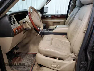 2006 Lincoln Navigator Luxury with VIN 5LMFU28596LJ25377, listed as a Copart auction lot 48731315 with 172,465 mi miles and Salvage Title. Bid and sale history available at carsss.com. Image 7.
