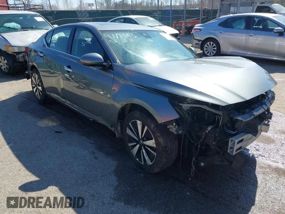 2019 Nissan Altima 2.5 SV with VIN 1N4BL4DV7KC140549, listed as a IAAI auction lot 41779383 with 104,152 mi miles. Bid and sale history available at carsss.com. Image 1.