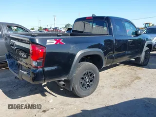 2020 Toyota Tacoma SR z VIN 3TYRZ5CN7LT000455, wystawiony jako IAAI lot #42313072 z przebiegiem 43 815 mil mil oraz . Historia ofert i sprzedaży dostępna na DreamBid. Obrazek 4.
