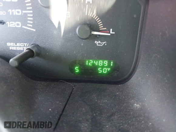 2003 Ford Expedition Special Service with VIN 1FMPU15L53LC50263, listed as a IAAI auction lot 41408415 with 124,891 mi miles. Bid and sale history available at carsss.com. Image 15.