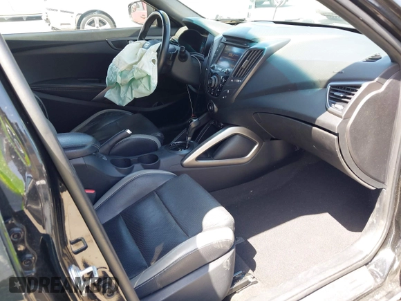 2016 Hyundai Veloster Turbo с VIN KMHTC6AE2GU288538, выставлен на аукционе IAAI как лот 42282122 с пробегом 83 231 миль миль и . История ставок и продаж доступна на DreamBid. Изображение 5.
