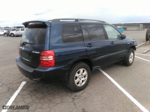 2002 Toyota Highlander with VIN JTEGF21A820061482, listed as a IAAI auction lot 41450883 with 175,821 mi miles. Bid and sale history available at carsss.com. Image 4.
