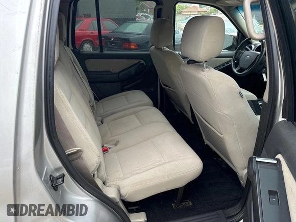2008 Ford Explorer XLT z VIN 1FMEU73E58UA06810, wystawiony jako Copart lot #60109665 z przebiegiem 125 148 mil mil oraz Czysty tytuł • Clean title. Historia ofert i sprzedaży dostępna na DreamBid. Obrazek 6.