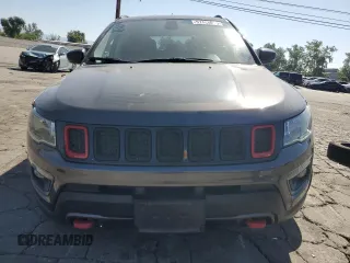 2018 Jeep Compass Trailhawk z VIN 3C4NJDDB0JT130449, wystawiony jako Copart lot #57486015 z przebiegiem 87 318 mil mil oraz Szkoda całkowita • Salvage title. Historia ofert i sprzedaży dostępna na DreamBid. Obrazek 5.