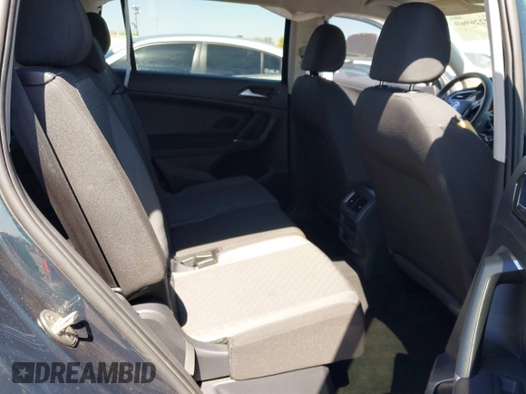 2018 Volkswagen Tiguan S с VIN 3VV0B7AX4JM201009, выставлен на аукционе IAAI как лот 42226969 с пробегом 92 825 миль миль и . История ставок и продаж доступна на DreamBid. Изображение 8.